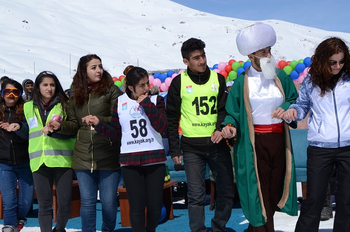 HAKKARİ’DE 'KAR FESTİVALi' 39