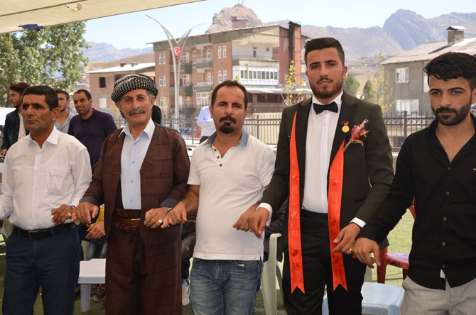 Kahraman ailesinin mutlu günü 10