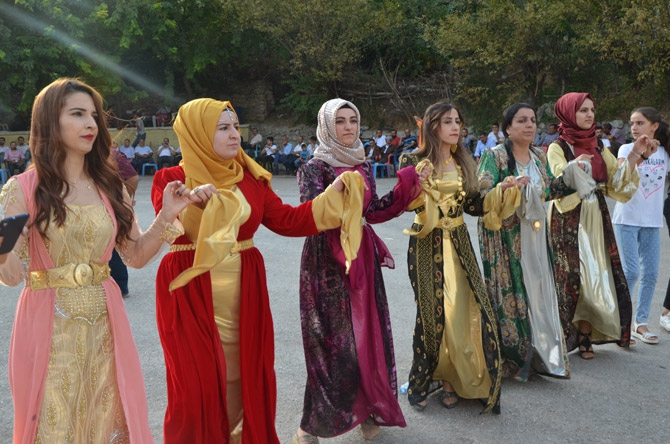 Gülbay ailesinin mutlu günü 12