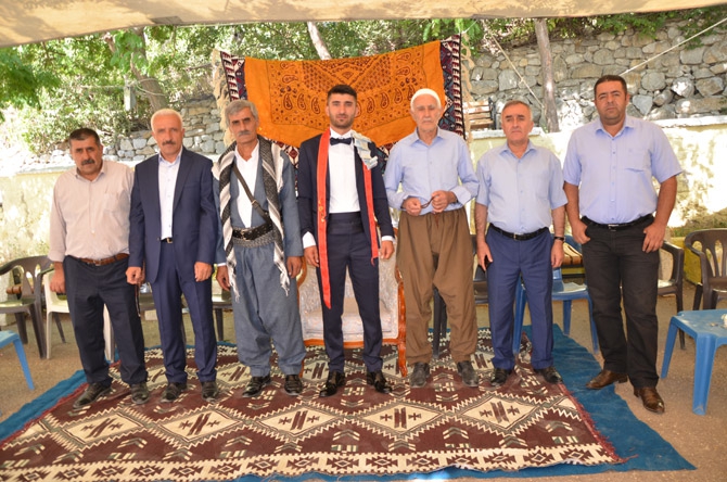 Gülbay ailesinin mutlu günü 13