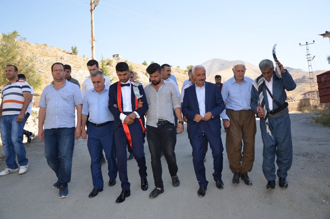 Gülbay ailesinin mutlu günü 14