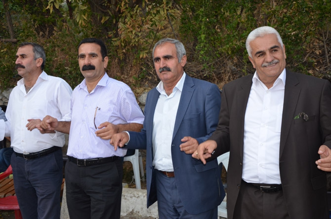 Gülbay ailesinin mutlu günü 19