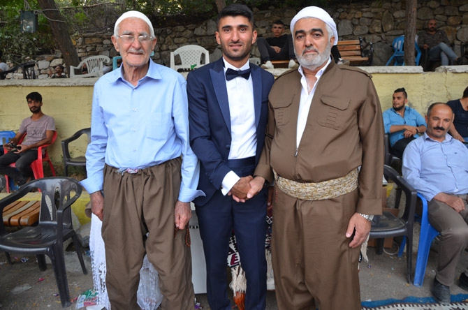 Gülbay ailesinin mutlu günü 21