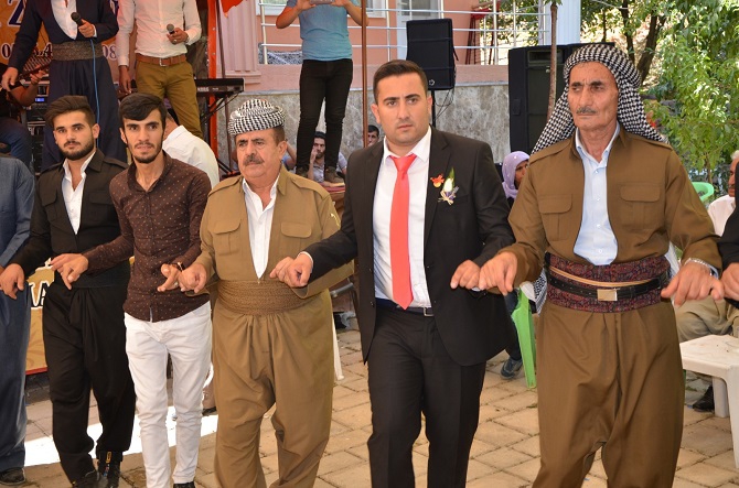 Ölmez ailesinin mutlu günü 14