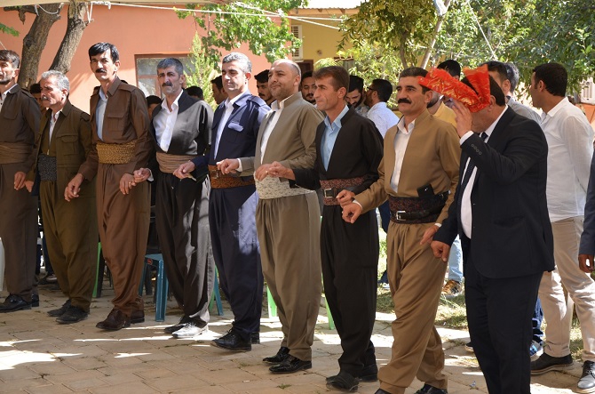 Ölmez ailesinin mutlu günü 16