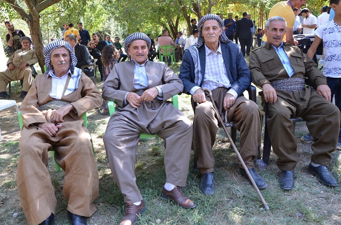 Ölmez ailesinin mutlu günü 25