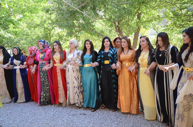 Ölmez ailesinin mutlu günü 29