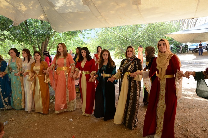 Ölmez ailesinin mutlu günü 31