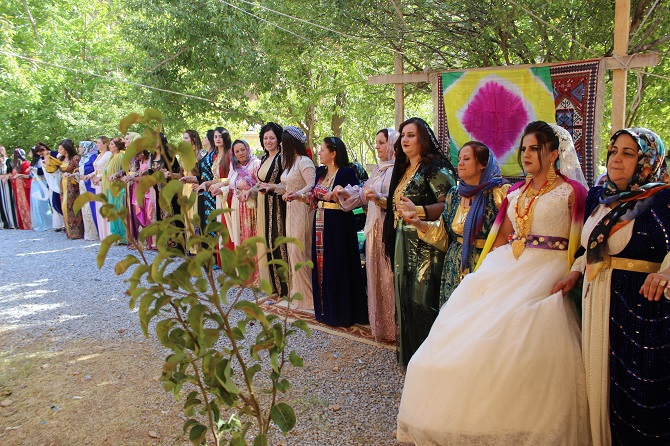 Ölmez ailesinin mutlu günü 32