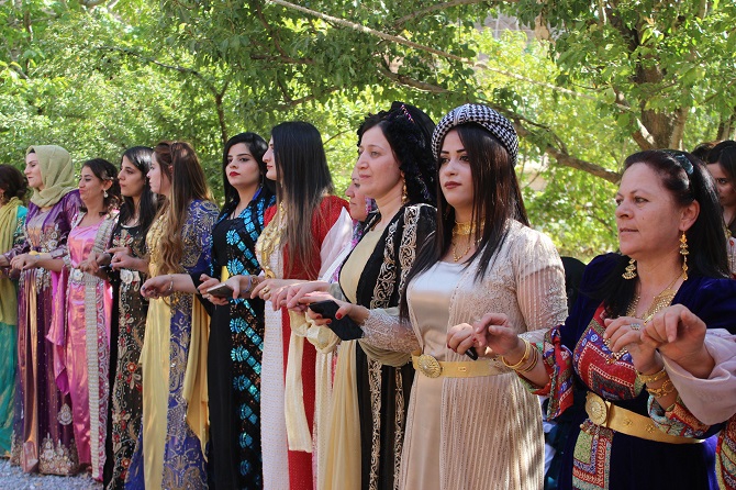 Ölmez ailesinin mutlu günü 33