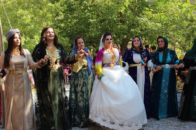 Ölmez ailesinin mutlu günü 34