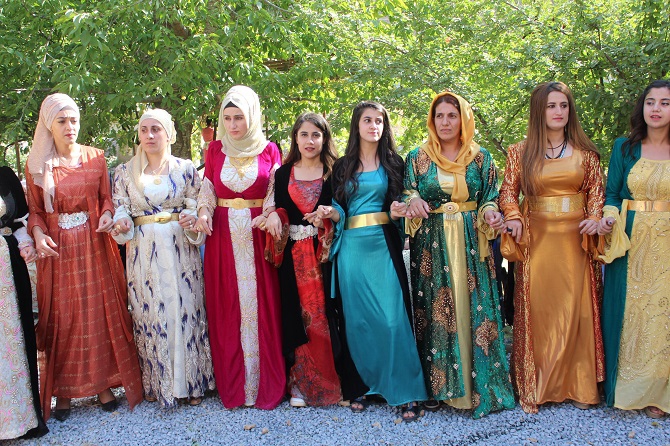 Ölmez ailesinin mutlu günü 36