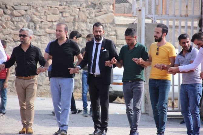 Hakkarili Akademisyen dünya evine girdi 17