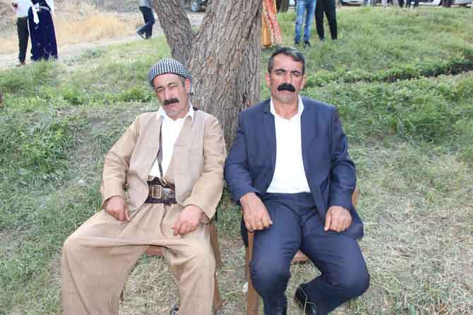 Koç ailesinin mutlu günü 32