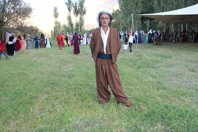 Koç ailesinin mutlu günü 33