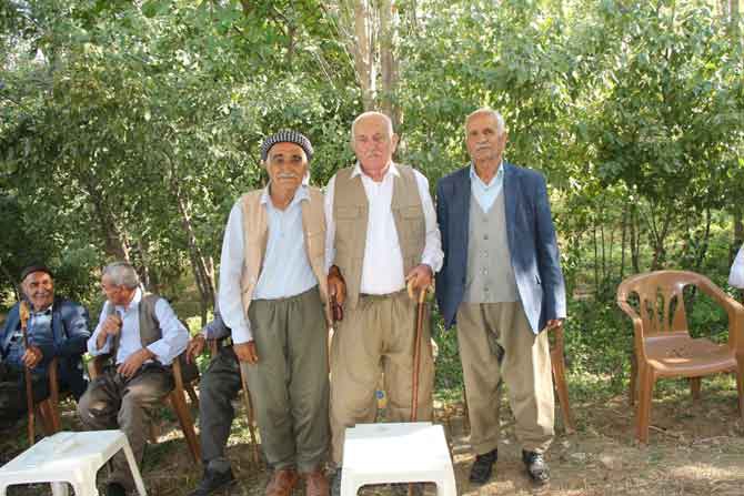 Koç ailesinin mutlu günü 35