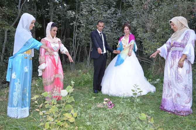 Koç ailesinin mutlu günü 45