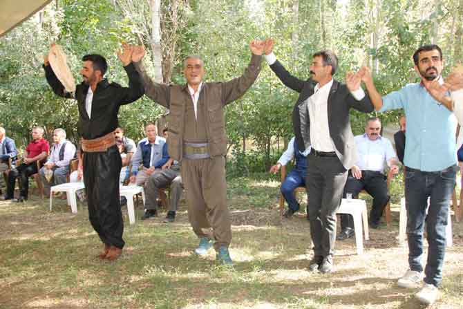 Koç ailesinin mutlu günü 5