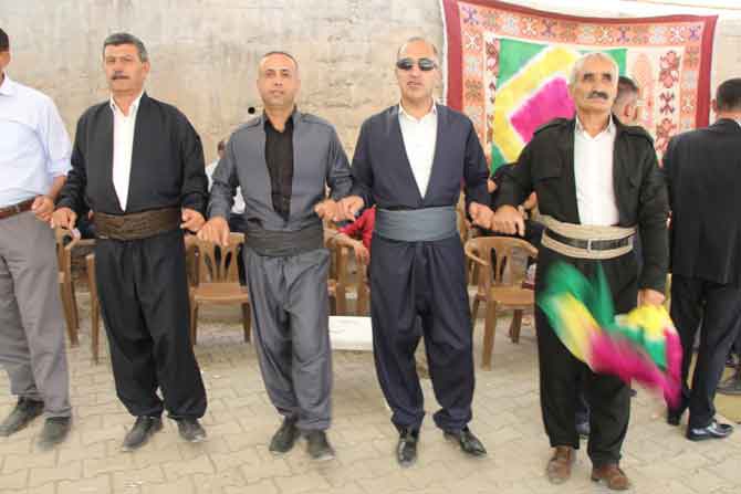 Hakkarili öğretmen çiftin mutlu günü! 11