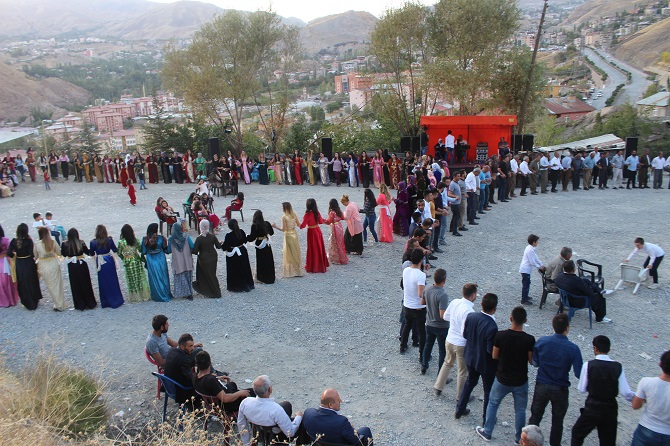 Demir & Özkan ailesinin mutlu günü 60