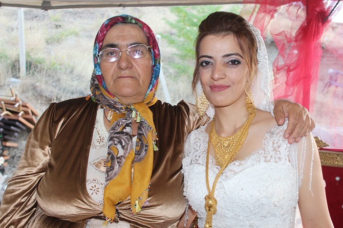 Demir & Özkan ailesinin mutlu günü 65