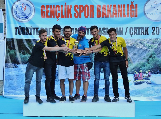 Hakkari Cilo Rafting Takımımız Türkiye üçüncüsü oldu. 2