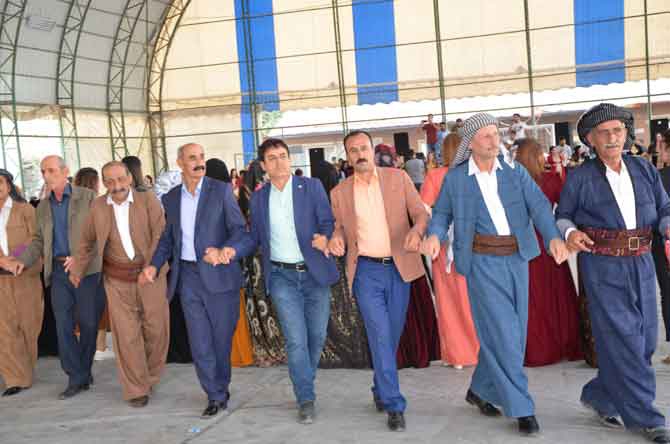 Adıyaman ailesinin mutlu günü 11