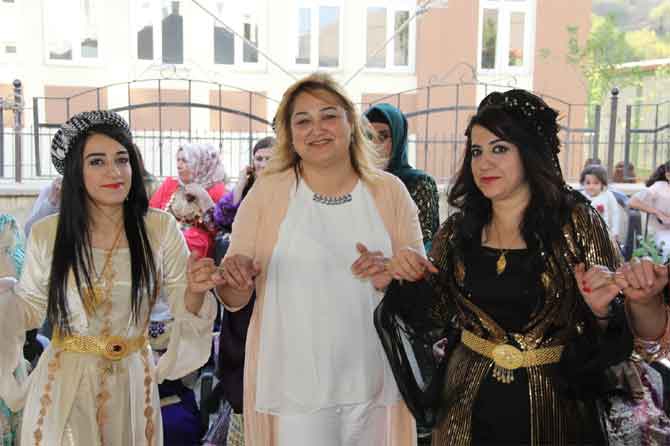 Ölmez ailesinin mutlu günü 14