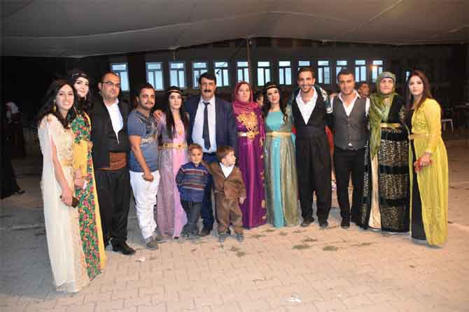 Ölmez ailesinin mutlu günü 18