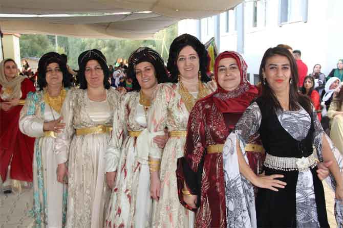 Ölmez ailesinin mutlu günü 29