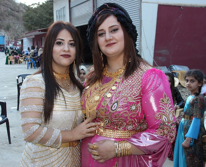 Ölmez ailesinin mutlu günü! 48