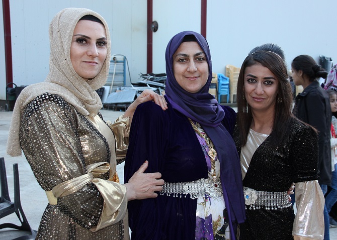 Ölmez ailesinin mutlu günü! 50