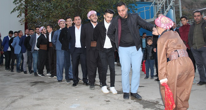 Ölmez ailesinin mutlu günü! 58