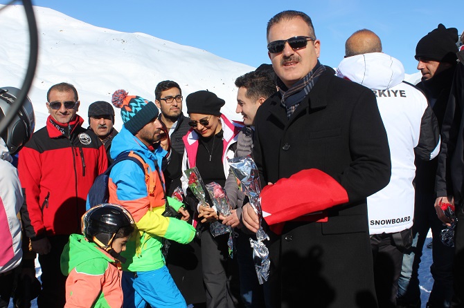 Hakkari dağlarında kayak sezonu açıldı 11