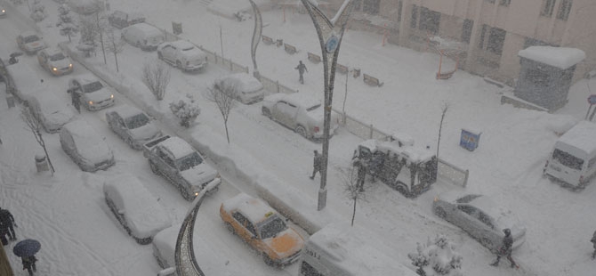 Hakkari'de kar yağışı! 1
