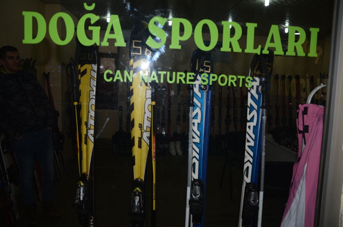 Hakkari’de kayak satı ve kiralama merkezi açıldı 13