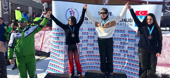 Hakkari Kayak takımı Erzurum'da 9 madalya ile döndü 1