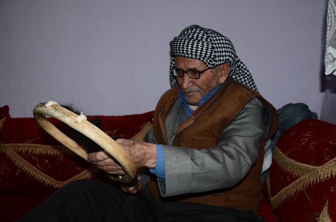 Hakkarililer karlı yolları liyanlar ile aşıyor! 4