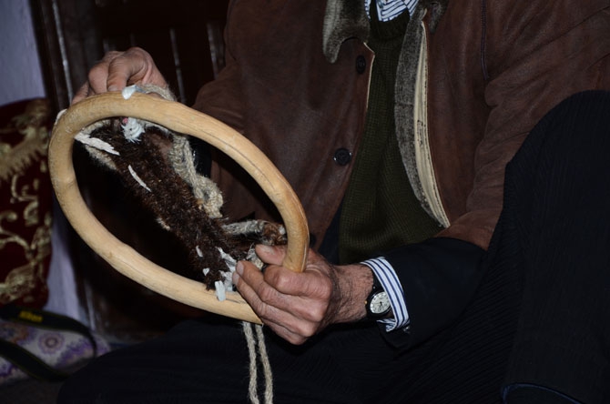 Hakkarililer karlı yolları liyanlar ile aşıyor! 9