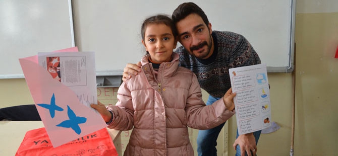 Hakkari'de öğrencilerin karne heyecanı! 1