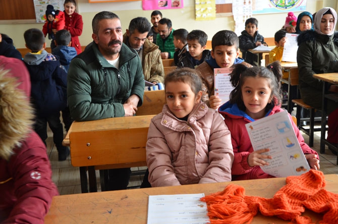 Hakkari'de öğrencilerin karne heyecanı! 14