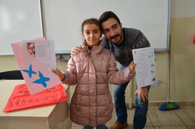 Hakkari'de öğrencilerin karne heyecanı! 5