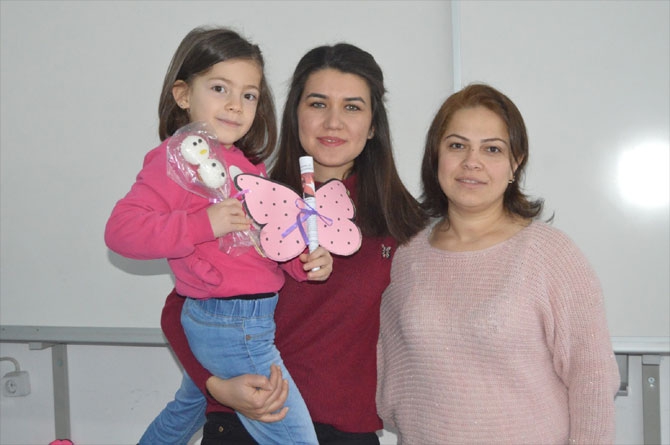 Hakkari'de öğrencilerin karne heyecanı! 6