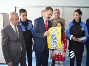 Hakkari'de öğrencilerin karne heyecanı!