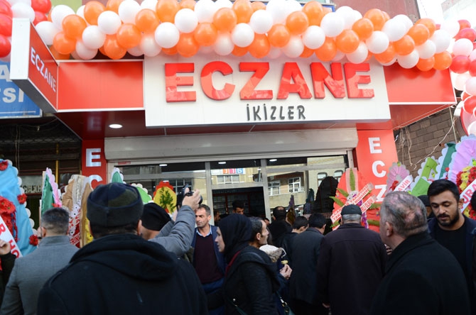 Hakkari’de İkizler Eczanesi açıldı 3