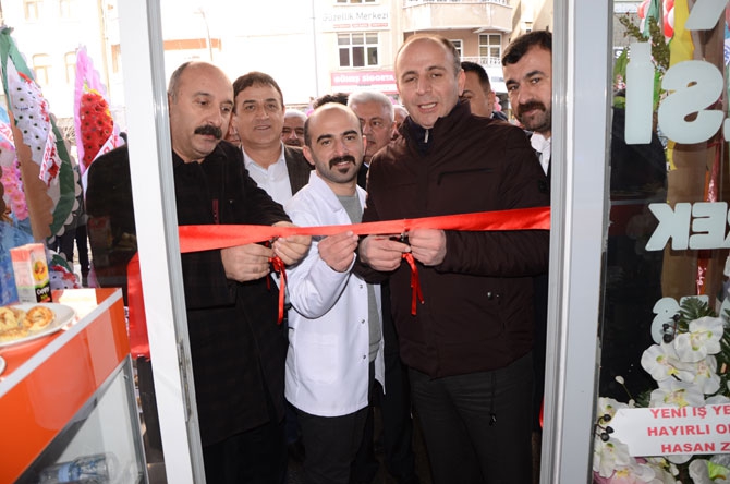 Hakkari’de İkizler Eczanesi açıldı 5