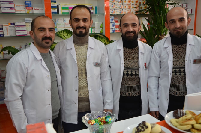 Hakkari’de İkizler Eczanesi açıldı 7