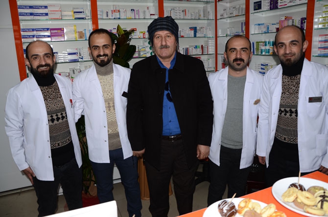 Hakkari’de İkizler Eczanesi açıldı 8