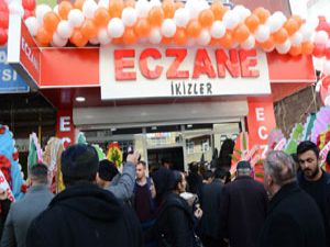 Hakkari’de İkizler Eczanesi açıldı