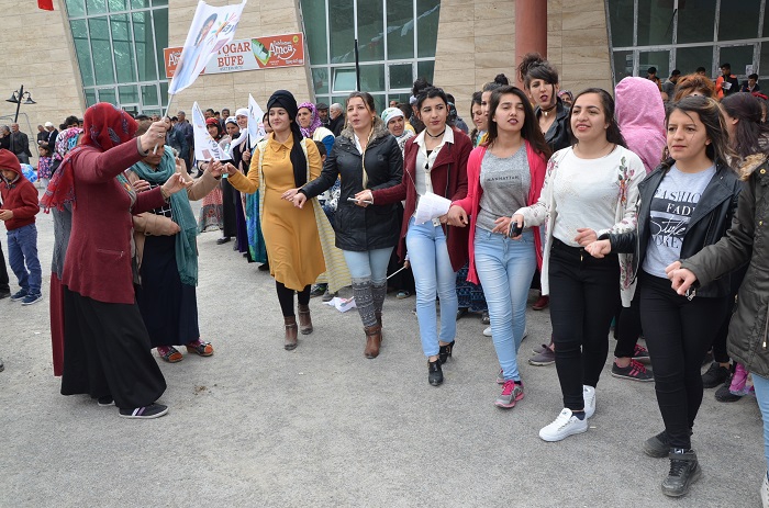 CHP Hakkari'de HAYIR mitingi düzenledi 15